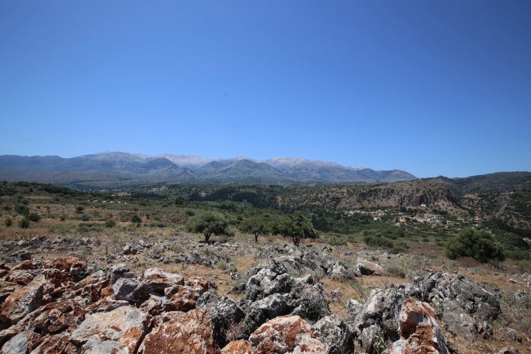 5 PLOTS WITH MOUNTAIN VIEW IN NEO CHORIO
