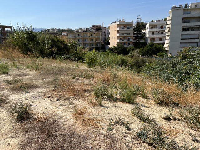 A PLOT WITH POSSIBILITY OF CONSTRUCTION OF MORE THAN 500 M² IN THE CENTER OF CHANIA