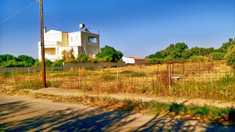 A LAND-PLOT 300 M FROM THE BEACH OF TAVRONITIS